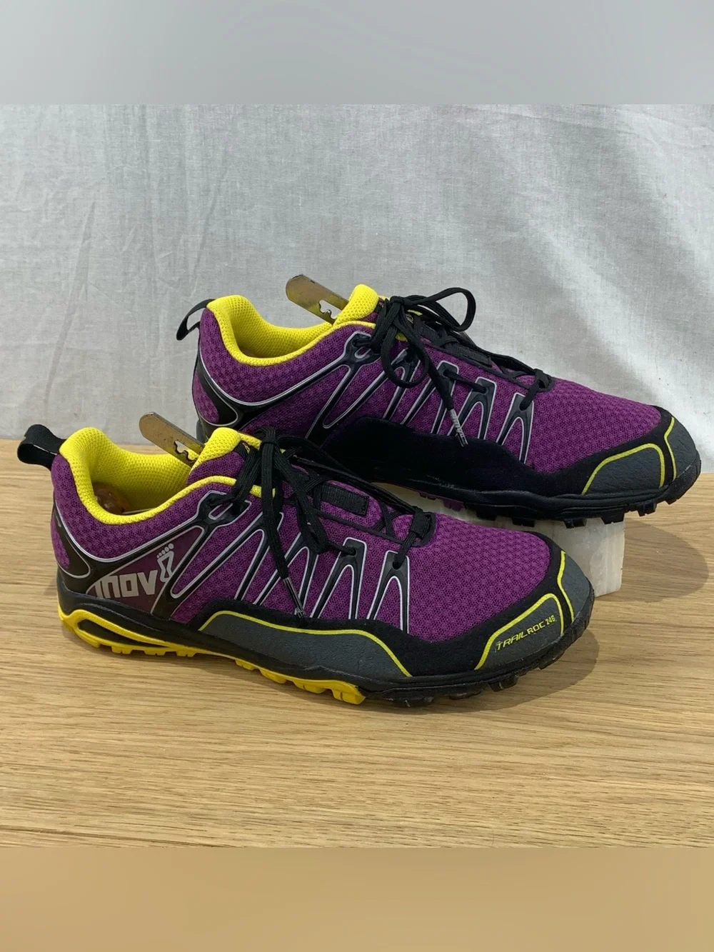 Inov-8 Trailroc 246 Womens Size 9 Purple Yellow Trail Running Shoes Excellent